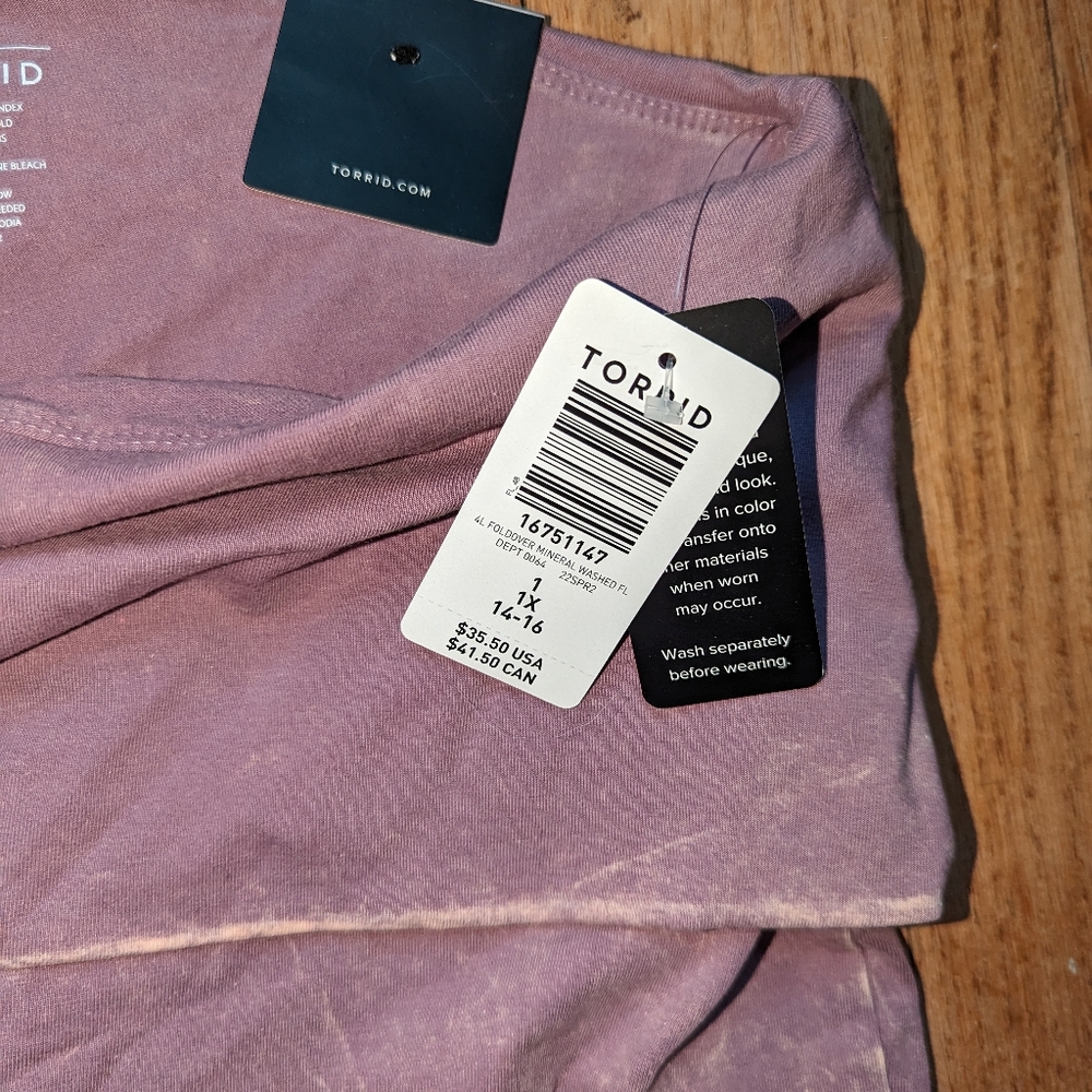 Torrid fold over legging, NWT, purple, size 1